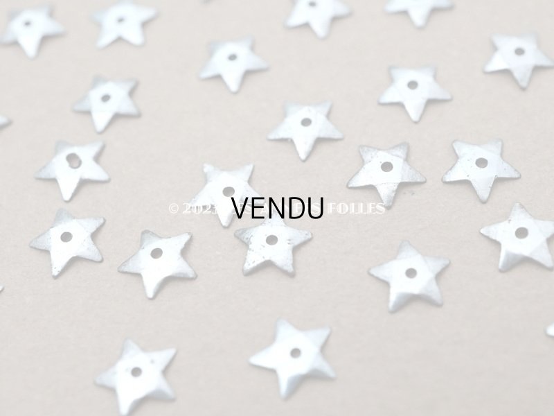 画像3: 19世紀末 アンティーク メタル製 極小 5mm 星型 立体 スパンコール パウダーブルー 42ピースのセット 