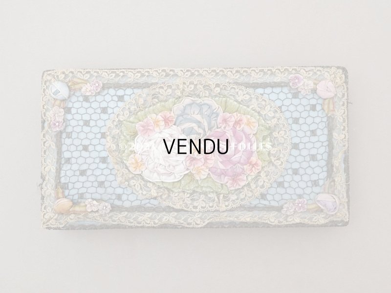 画像3: アンティーク シルク製 ロココモチーフ&レースのカルトナージュボックス グレイッシュブルー