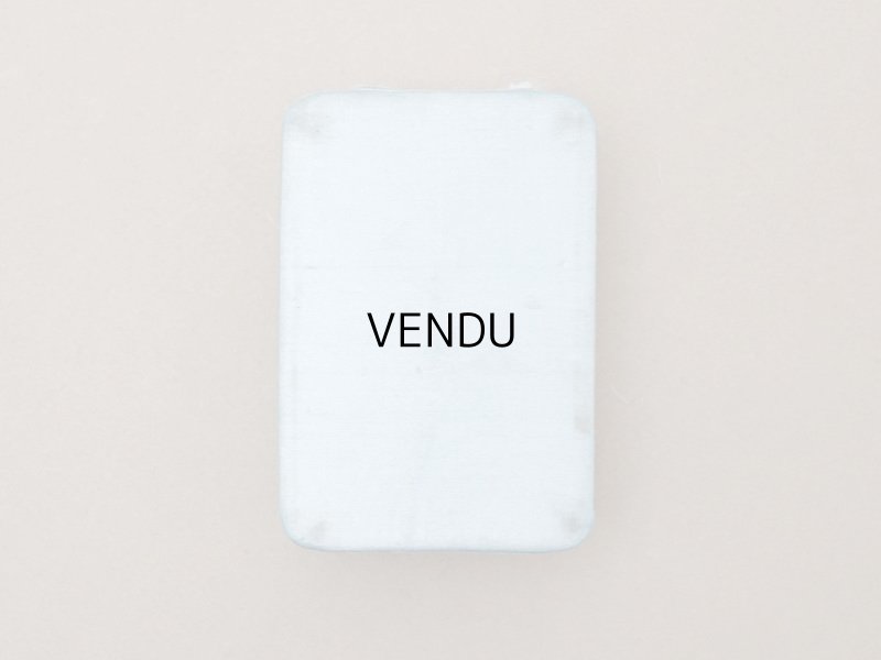 画像4: 1900年頃 アンティーク シルクサテンのジュエリーボックス 金彩のイニシャル入り パウダーブルー