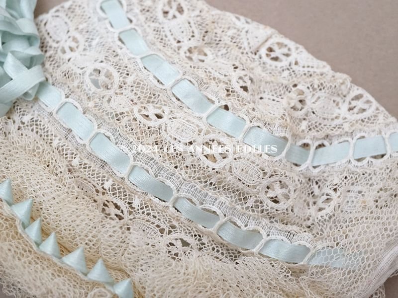 画像4: アンティーク ドール用 小さなボネ パウダーブルーのシルクリボン&チュールレースのプリーツ