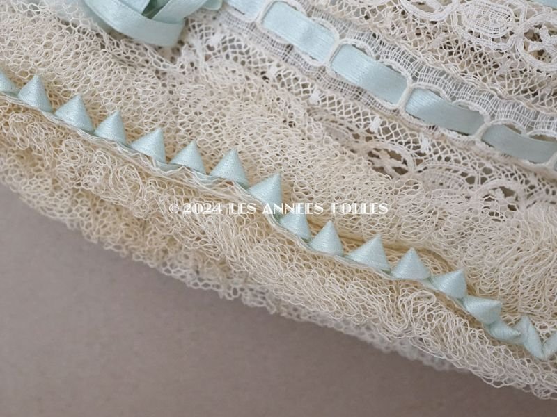 画像3: アンティーク ドール用 小さなボネ パウダーブルーのシルクリボン&チュールレースのプリーツ