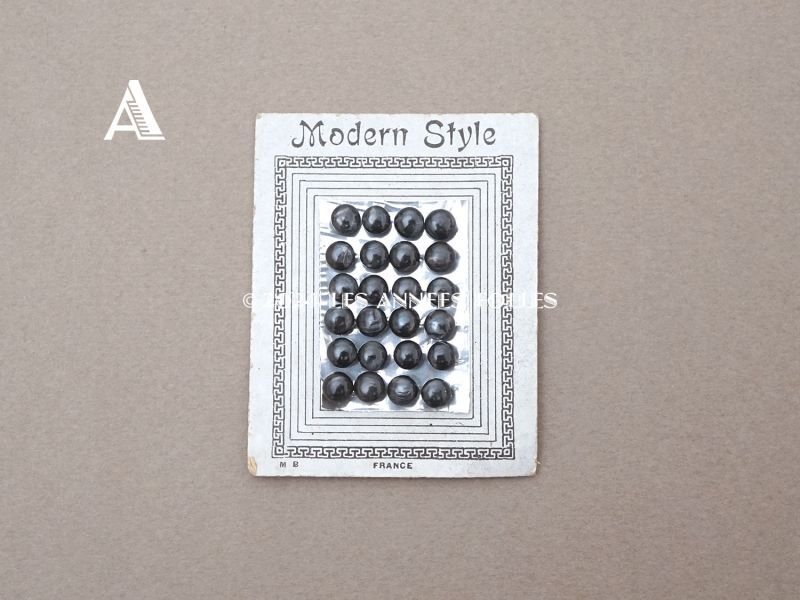 画像2: 1920頃 アンティーク マザーオブパール製 極小 ボタン 5mm 24ピース 炭黒 シェルボタン 
