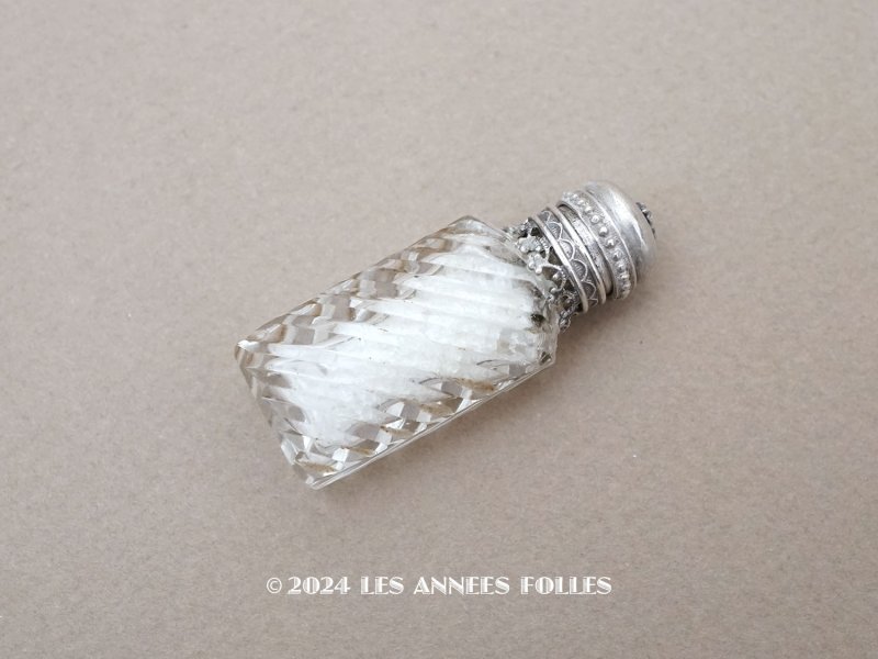 画像2: アンティーク 百合の紋章 気付け薬の小瓶 クリスタル製