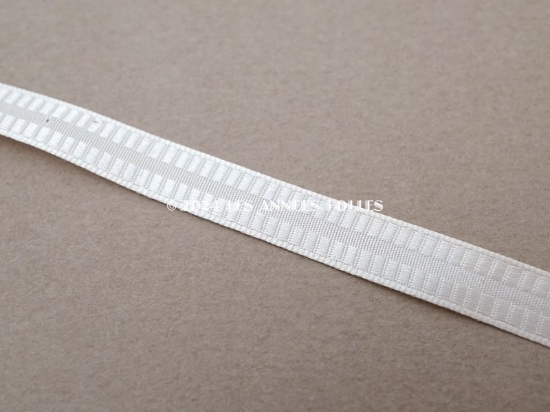 画像4: 19世紀 アンティーク シルク製 サテンリボン 極細 7mm幅 オフホワイト 