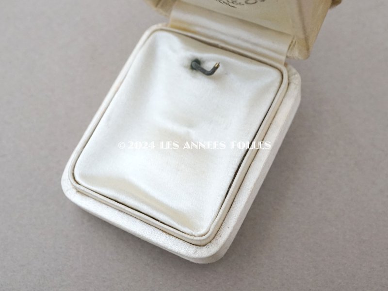 画像4: 1900年頃 アンティーク  シルクサテンのジュエリーボックス  オフホワイト