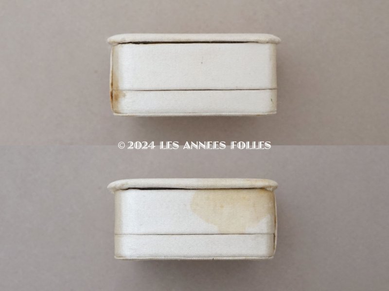 画像7: 1900年頃 アンティーク  シルクサテンのジュエリーボックス  オフホワイト