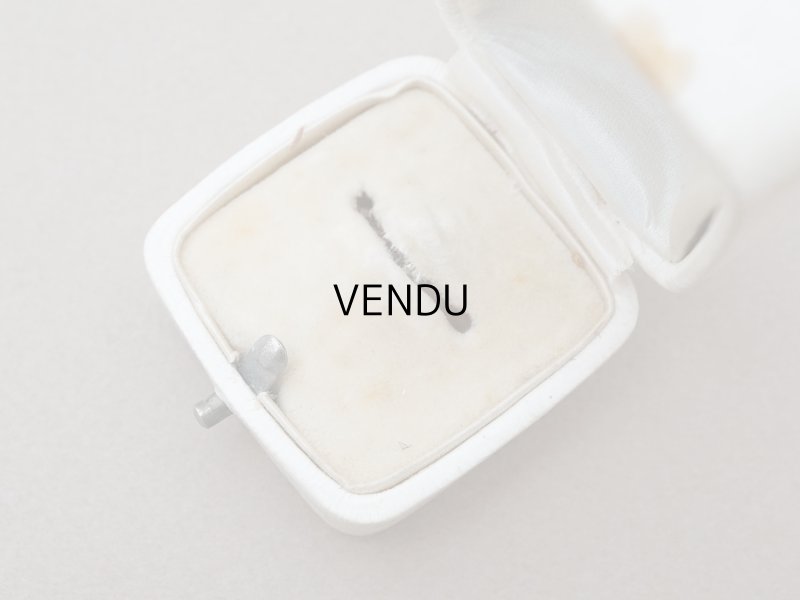 画像5: アンティーク 本革製 リングボックス イニシャル入り ジュエリーボックス オフホワイト