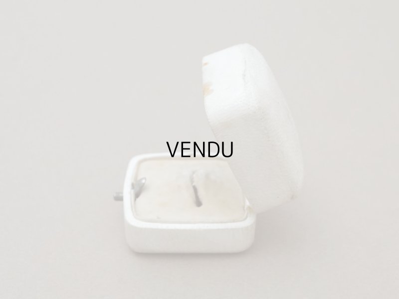 画像3: アンティーク 本革製 リングボックス イニシャル入り ジュエリーボックス オフホワイト