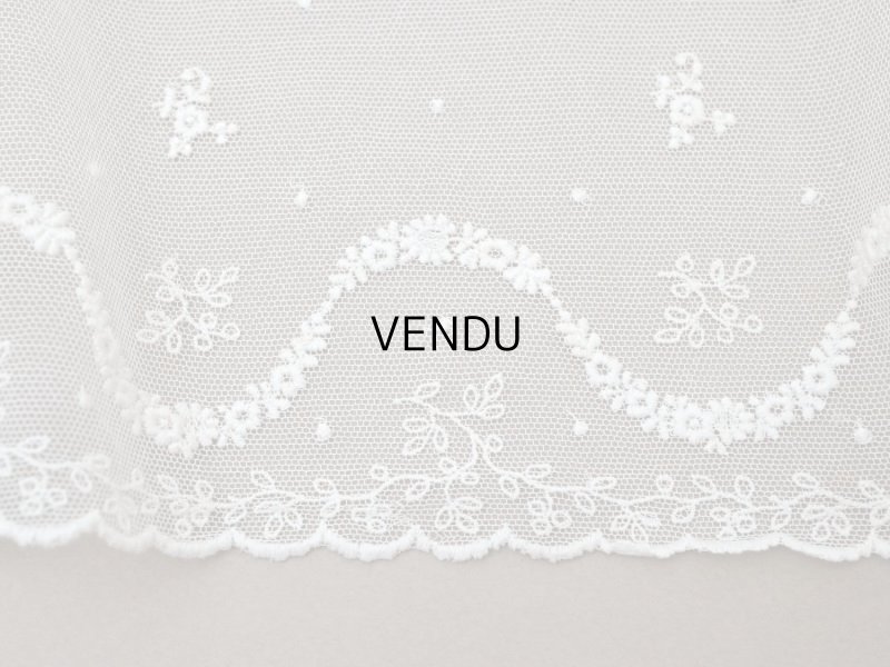 画像4: アンティーク 62cm幅　小花の刺繍入り チュールレース地 オフホワイト