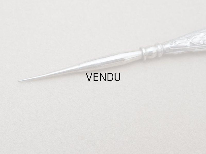 画像15: 1900年頃 アンティーク シルバー製 ヤドリギの裁縫道具セット