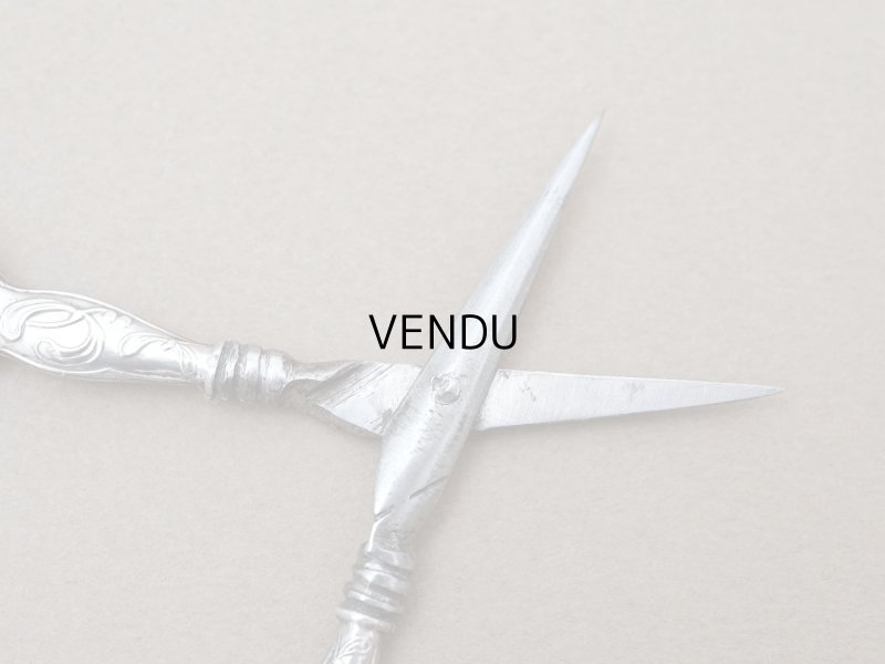 画像8: 1900年頃 アンティーク シルバー製 ヤドリギの裁縫道具セット