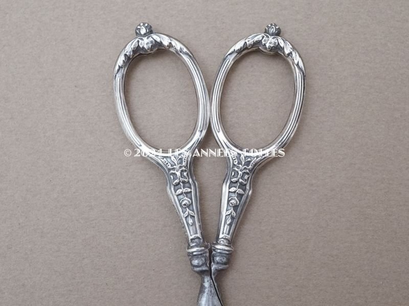 画像11: 1900年頃 アンティーク シルバー製 リボン&薔薇模様 ソーイングセット 裁縫道具