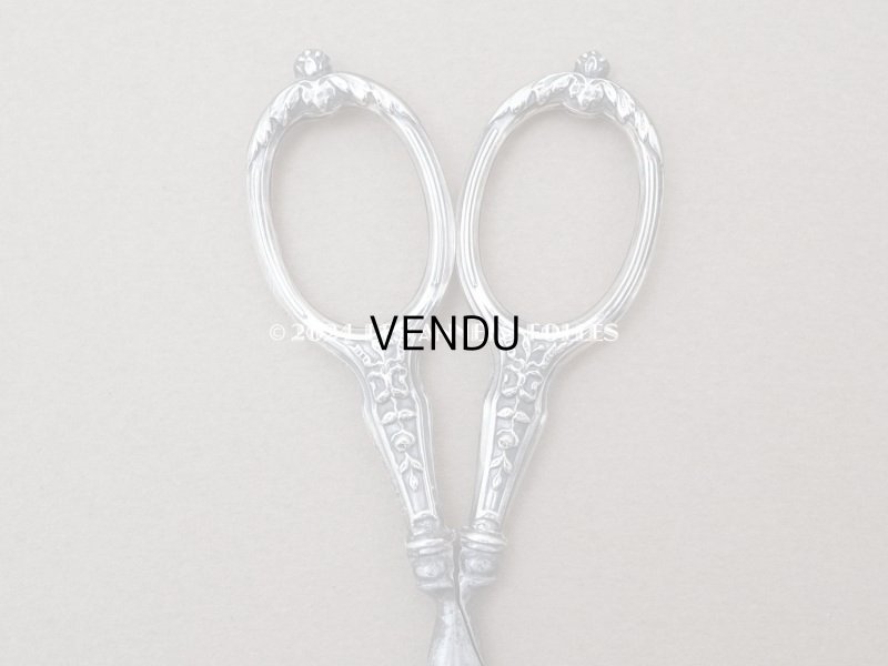 画像11: 1900年頃 アンティーク シルバー製 リボン＆薔薇模様 ソーイングセット 裁縫道具