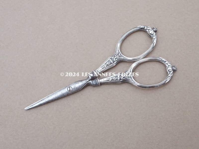 画像8: 1900年頃 アンティーク シルバー製 リボン&薔薇模様 ソーイングセット 裁縫道具