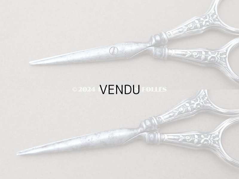 画像12: 1900年頃 アンティーク シルバー製 リボン＆薔薇模様 ソーイングセット 裁縫道具