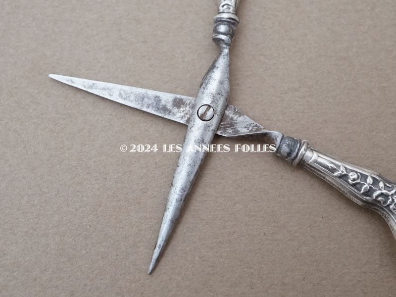 画像13: 1900年頃 アンティーク シルバー製 リボン&薔薇模様 ソーイングセット 裁縫道具