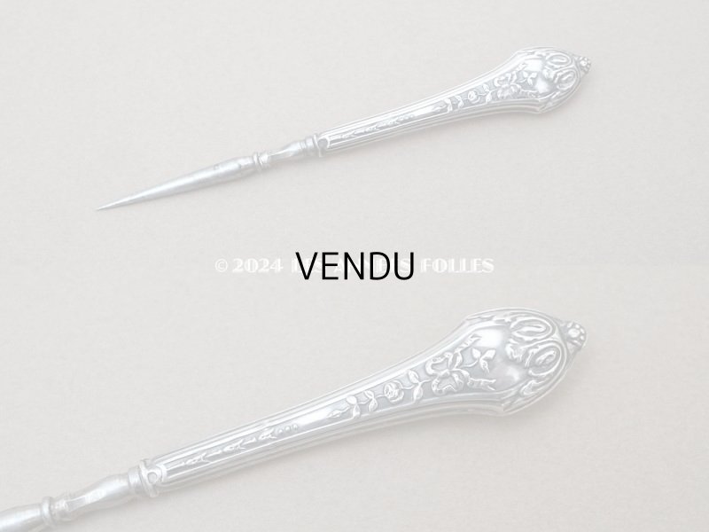 画像16: 1900年頃 アンティーク シルバー製 リボン＆薔薇模様 ソーイングセット 裁縫道具