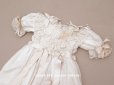 画像1: 19世紀 アンティーク 洗礼式のベビードレス パフスリーブ パウダーピンクのシルクリボン (1)