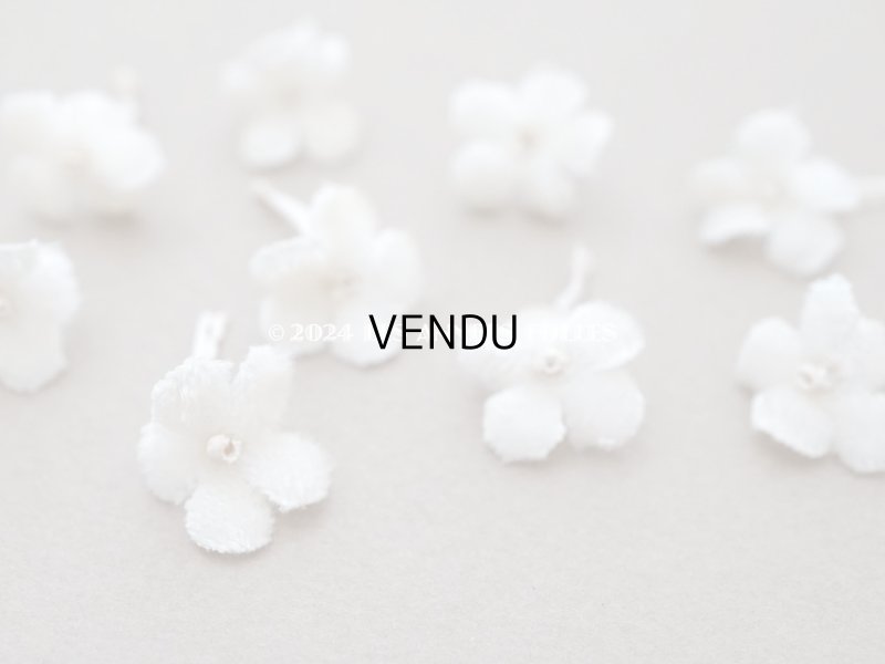 画像2: アンティーク 勿忘草 ベルベットの布花  オフホワイト 10ピースのセット 約15mm