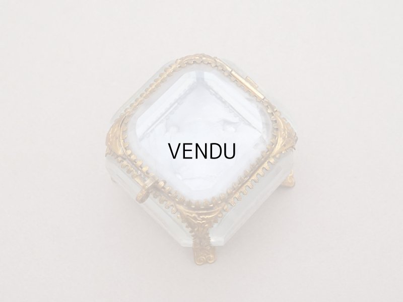 画像3: 19世紀末 アンティーク ジュエリーボックス 藤色 グレイッシュパープルのシルククッション