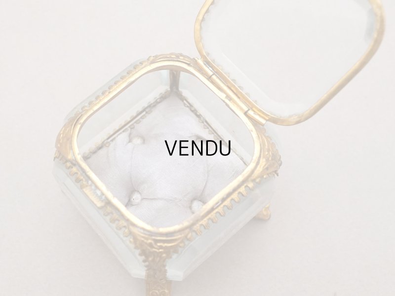 画像7: 19世紀末 アンティーク ジュエリーボックス 藤色 グレイッシュパープルのシルククッション