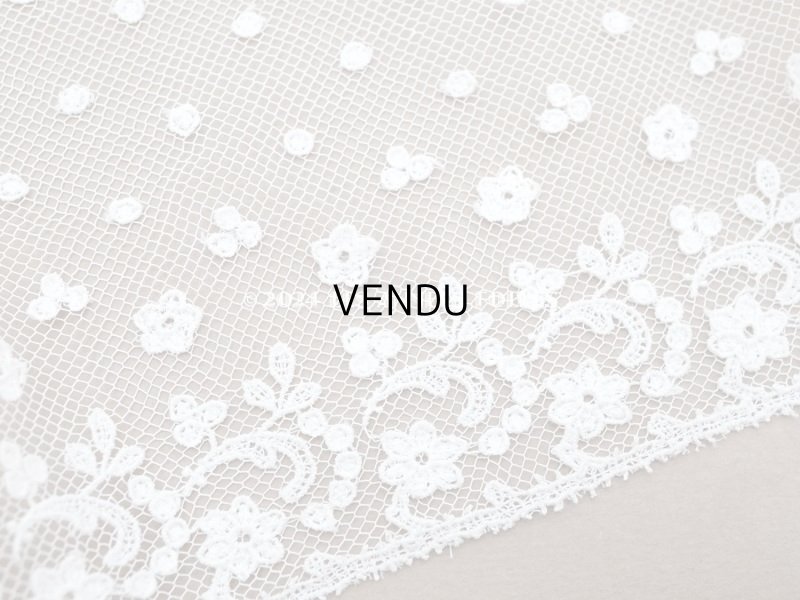 画像3: アンティーク 花刺繍入り 幅広 チュールレース オフホワイト 42cm