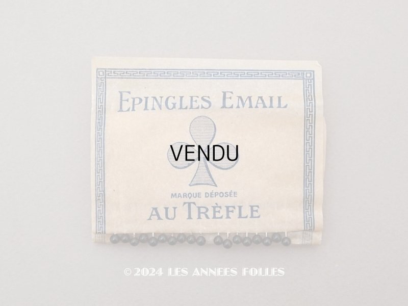 画像1: ＊蚤の市＊未使用 アンティーク エパングルシート 97ピース EPINGLES EMAIL AU TREFLE 