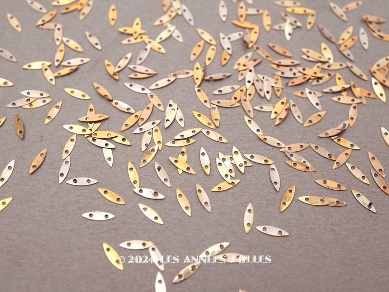 画像1: 19世紀末 アンティーク メタル製 8×2mm スパンコール ゴールド 100ピースのセット