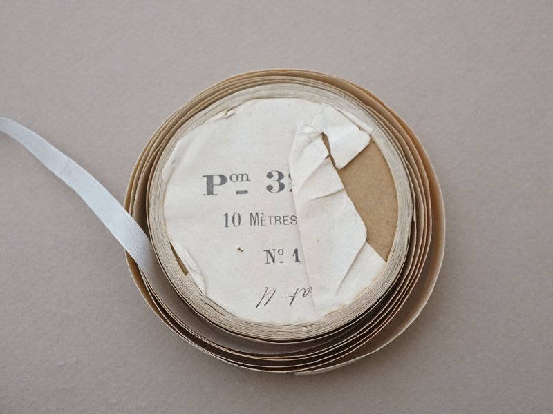 画像4: アンティーク シルク製 グログランリボン シルバーグレイ 4.9m 7mm幅  Pon 3124 N 1