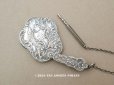 画像1: 19世紀 シルバー製 舞踏会の手帳 モノグラム入り ロカイユ装飾 ペンシル付 CARNET DE BAL カルネ・ド・バル (1)