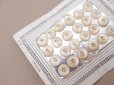 画像4: アンティーク マザーオブパール製 極小 ボタン 6mm 24ピース パウダーピンク＆オフホワイト シェルボタン  (4)