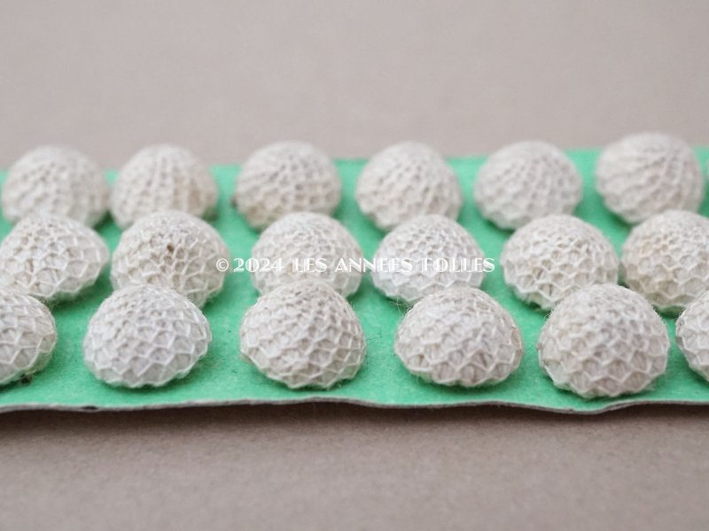 画像4: 1850年頃 アンティーク くるみボタン オフホワイト 10mm 6ピースのセット