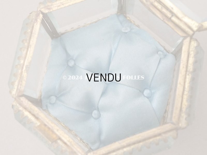 画像12: 19世紀末 アンティーク ジュエリーボックス 6角形 スモーキーブルーのシルク製クッション