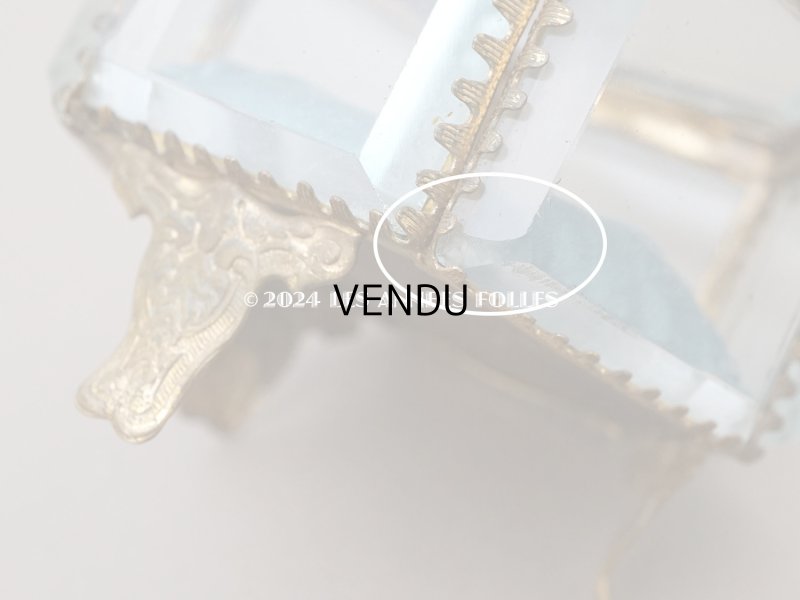 画像13: 19世紀末 アンティーク ジュエリーボックス 6角形 スモーキーブルーのシルク製クッション