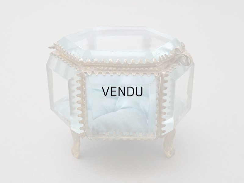 画像6: 19世紀末 アンティーク ジュエリーボックス 6角形 スモーキーブルーのシルク製クッション