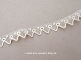 アンティーク スカラップレース ドット刺繍入り エクリュのチュールレース 1.5cm幅
