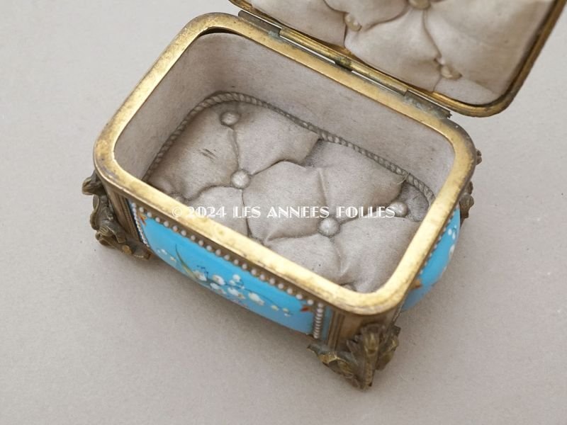 画像18: 19世紀 アンティーク 鈴蘭のジュエリーケース ブレッサン・エナメル パールの装飾 シルククッション付