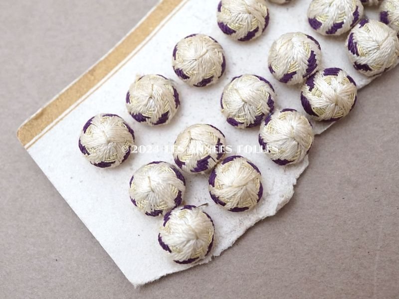 画像4: 1850年頃 アンティーク シルク製 くるみボタン オフホワイト&紫 9〜10mm 6ピースのセット