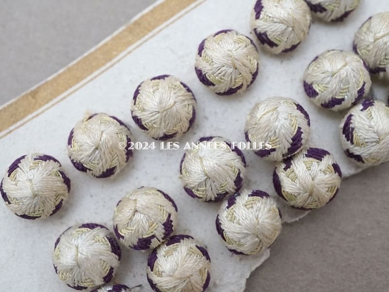 画像7: 1850年頃 アンティーク シルク製 くるみボタン オフホワイト&紫 9〜10mm 6ピースのセット