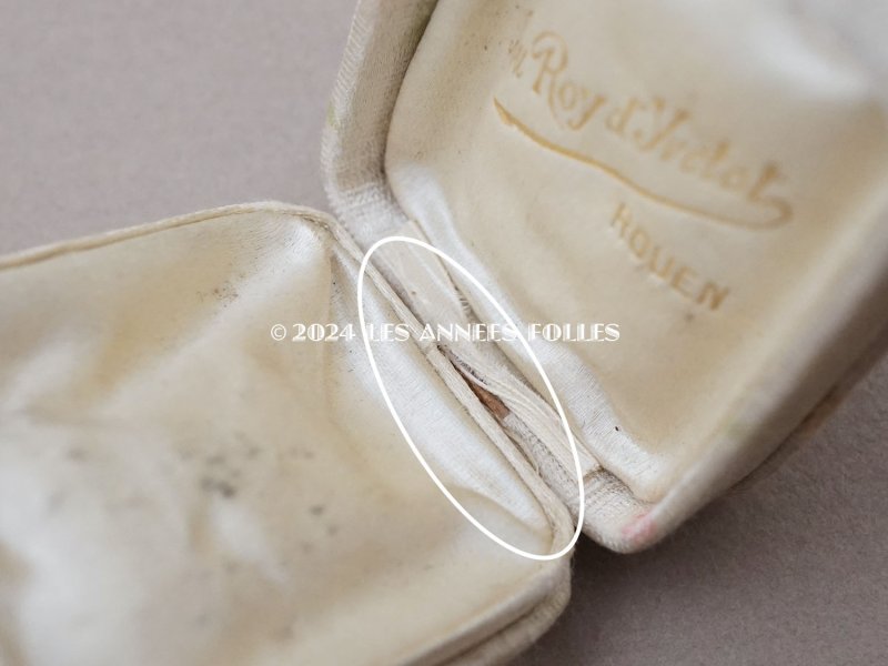 画像8: 1900年頃 アンティーク ジュエリーボックス  花模様のシルク地