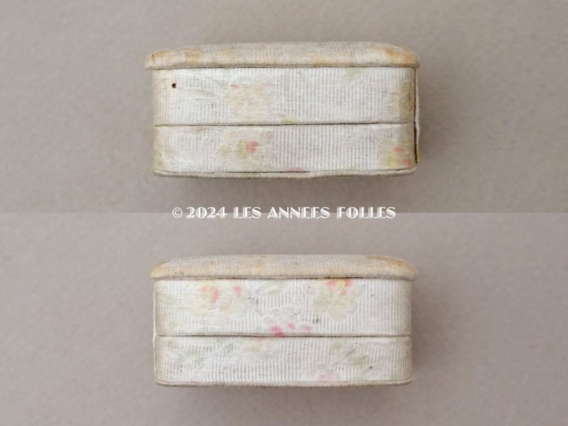 画像4: 1900年頃 アンティーク ジュエリーボックス  花模様のシルク地