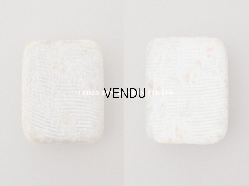 画像3: 1900年頃 アンティーク ジュエリーボックス  花模様のシルク地