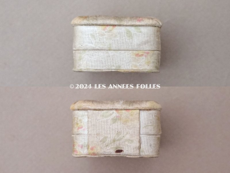 画像5: 1900年頃 アンティーク ジュエリーボックス  花模様のシルク地