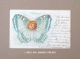 画像1: 1902年 アンティークポストカード 水色の蝶々の少女 (1)