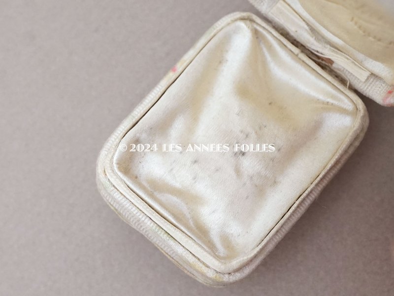 画像7: 1900年頃 アンティーク ジュエリーボックス  花模様のシルク地