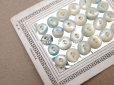 画像3: アンティーク マザーオブパール製 極小 ボタン 6mm 24ピース パウダーブルー＆オフホワイト シェルボタン  (3)