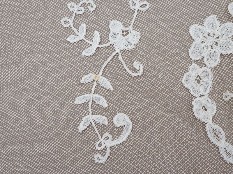 画像16: アンティーク ウェディングヴェール 花のモチーフ 約55×258cm アプリカシオン・アングルテール 