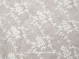 画像1: アンティーク 花模様の刺繍入り リノン ファブリック 幅110cm (1)