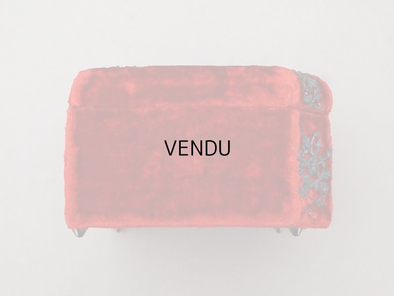 画像19: 19世紀末 アンティーク バカラ社のクリスタル香水瓶入り 裁縫箱 レッド＆パウダーブルー ベルベット＆シルククッション