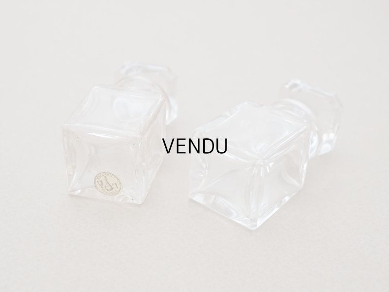 画像11: 19世紀末 アンティーク バカラ社のクリスタル香水瓶入り 裁縫箱 レッド＆パウダーブルー ベルベット＆シルククッション